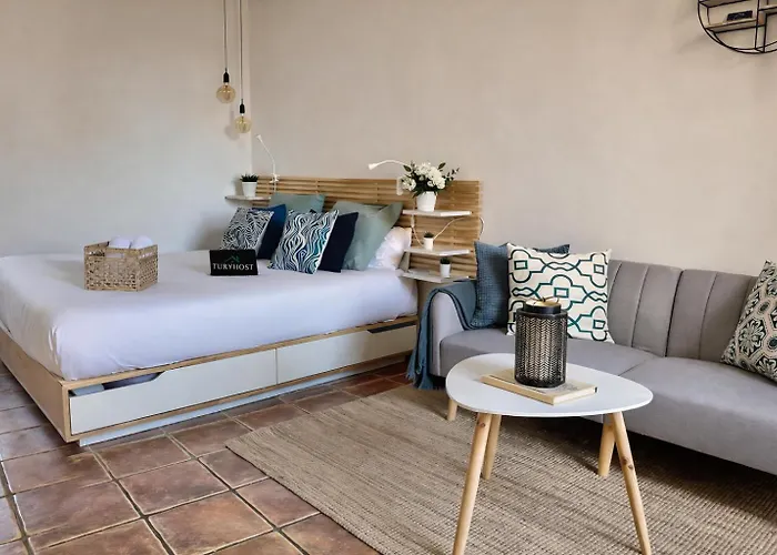 Poblenou Penthouse L Loft With Private Terrace L 5 Min Walk To The شقة برشلونة